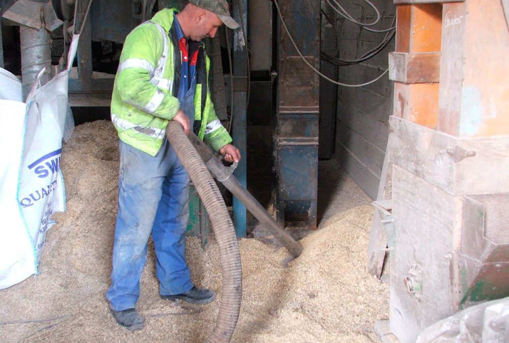 AE Hilton and Son: Grain Store Cleaning